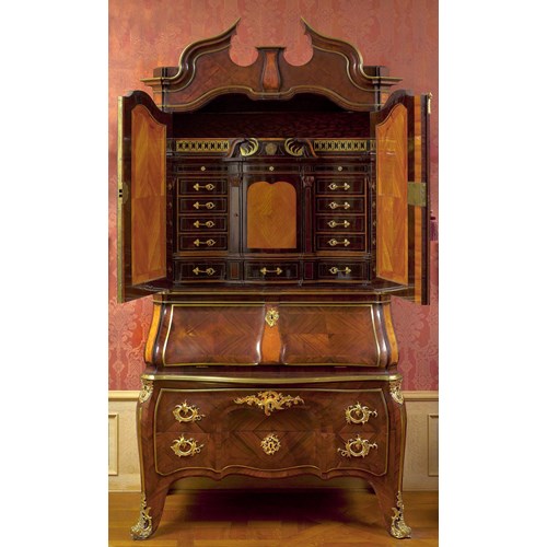 An important Dresden Rococo writing cabinet